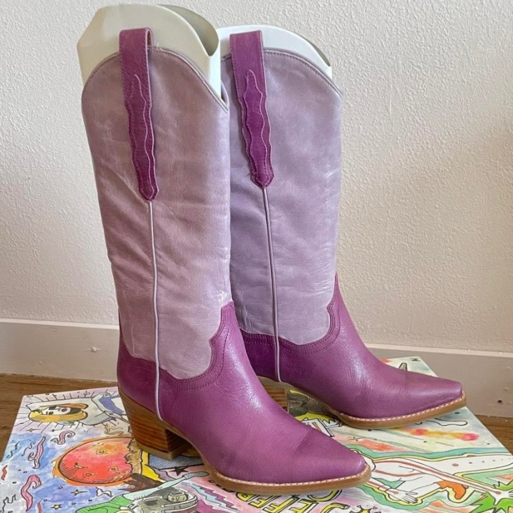 RARE Jeffrey Campbell Dagget Boots, Purple, Size 6.5